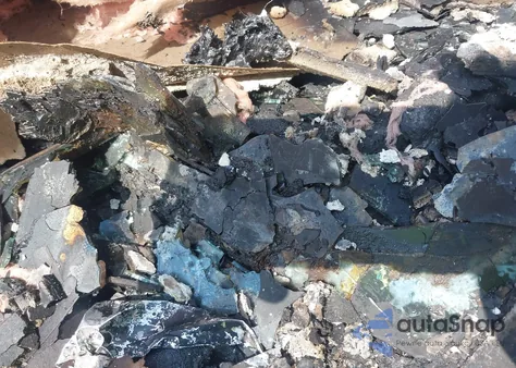 1999 Ford Mustang Gt z USA, uszkodzony, nr VIN 1FAFP42X0XF107621